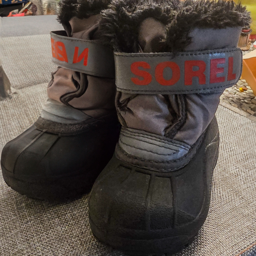 Sorel Black and Gray Winter Boots with Waterproof size 6 toddler (23eu)